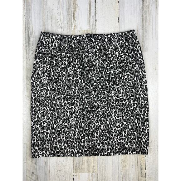 d. jeans Animal Leopard Print Denim Mini Skirt- Size Large - Picture 2 of 10